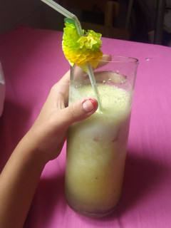 Una foto de Licuado riquísimo de kiwi y durazno