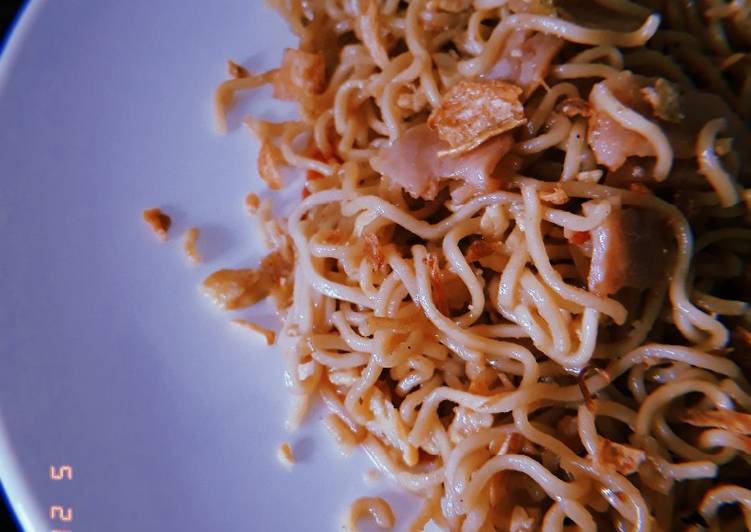 Indomie Goreng dengan Daging Ham - Indonesia Recipes