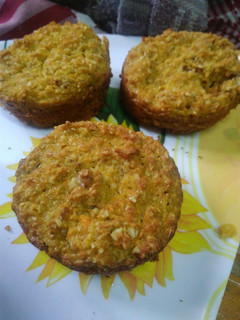 Una foto de Muffins sin harina de zanahoria, manzana y avena fáciles