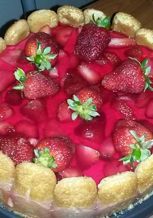 Una foto de Tarta fría de frutillas