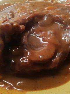Una foto de Osobuco de ternera en salsa