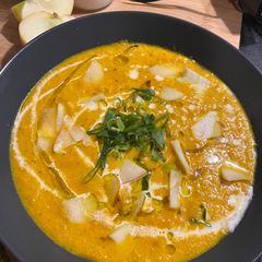 A picture of Healthy Roasted Carrot Soup 🥕.