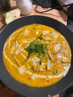 A picture of Healthy Roasted Carrot Soup 🥕.