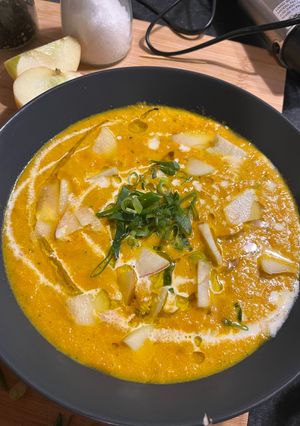 A picture of Healthy Roasted Carrot Soup 🥕.