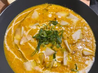 Healthy Roasted Carrot Soup 🥕