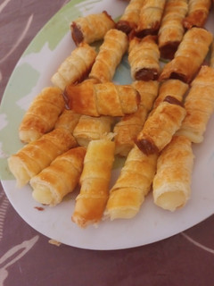 Una foto de Cañoncitos de dulce de leche y crema pastelera