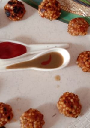 साबुत दाने के चटपटे लड्डू (Sabut dane ke chatpate ladoo recipe in Hindi) रेसिपी मुख्य फोटो