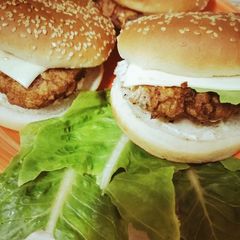 A picture of Kfc Zinger Burger.