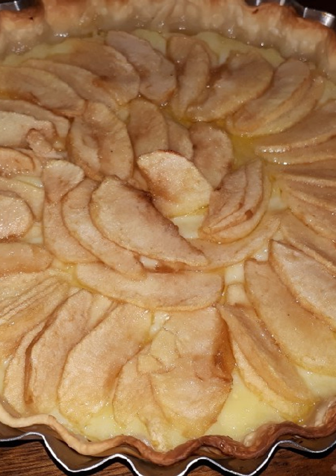 Una foto de Tarta de manzana y pastelera
