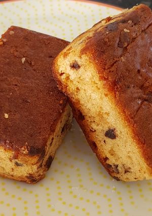 A picture of Orange Chocolate Loaf Cake.