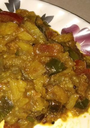 A picture of Baingan (brinzal) curry.