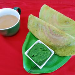 A picture of Palak Dal Dosa.