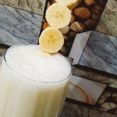 A picture of Banana 🍌 lassi.