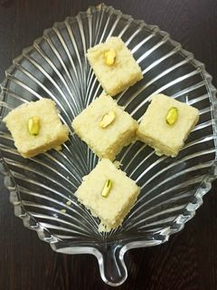 कलाकंद (Kalakand recipe in hindi) रेसिपी मुख्य फोटो