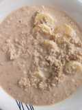 Avena con plátano y algarrobina
