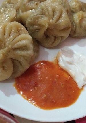 A picture of Momos.