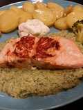 Salmone con patate su salsa di broccoli e rucola