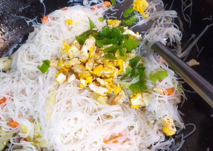 Cara membuat Bihun goreng putih khas Jogja Cara membuat Bihun goreng putih khas Jogja
