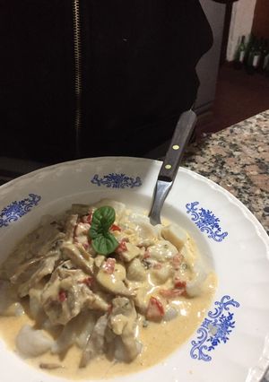Una foto de Ñoquis de ricota y puré con salsa de champis 🍄♥️