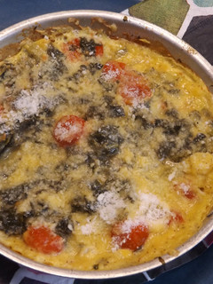 Una foto de Frittata de acelgas con tomatitos