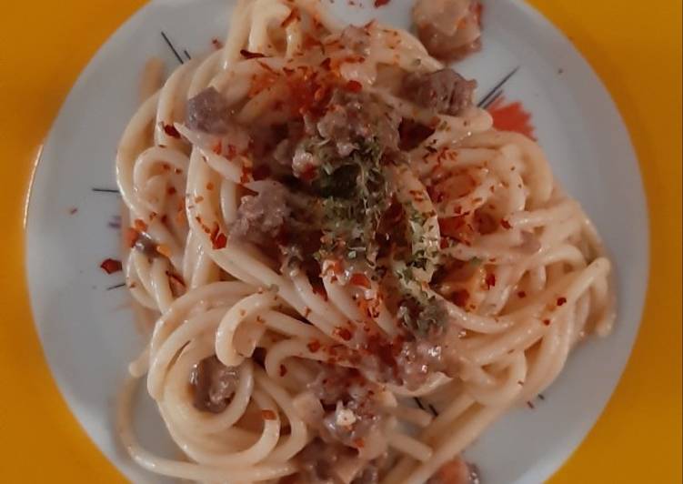 Spaghetti creamy dgn tomat dan daging giling