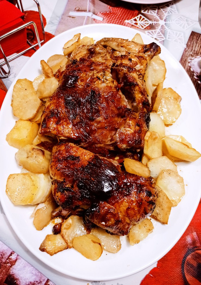 Una foto de Pollo deshuesado relleno para Nochebuena🎄🥂