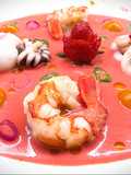 Gazpacho di fragole piccante con calamari, seppioline e gamberi