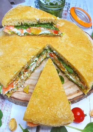 Une photo de Sandwich géant aux saumon, épinard et ricotta