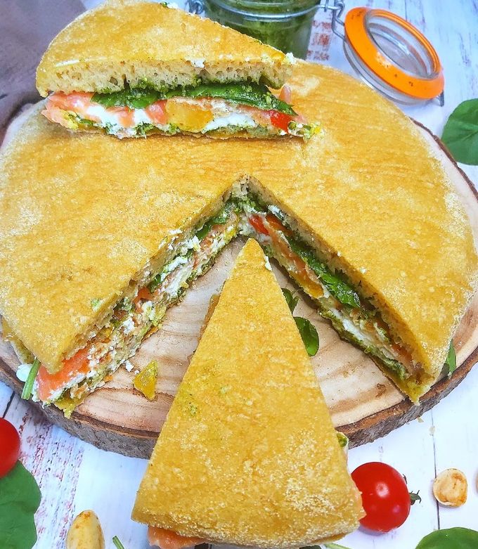 Une photo de Sandwich géant aux saumon, épinard et ricotta