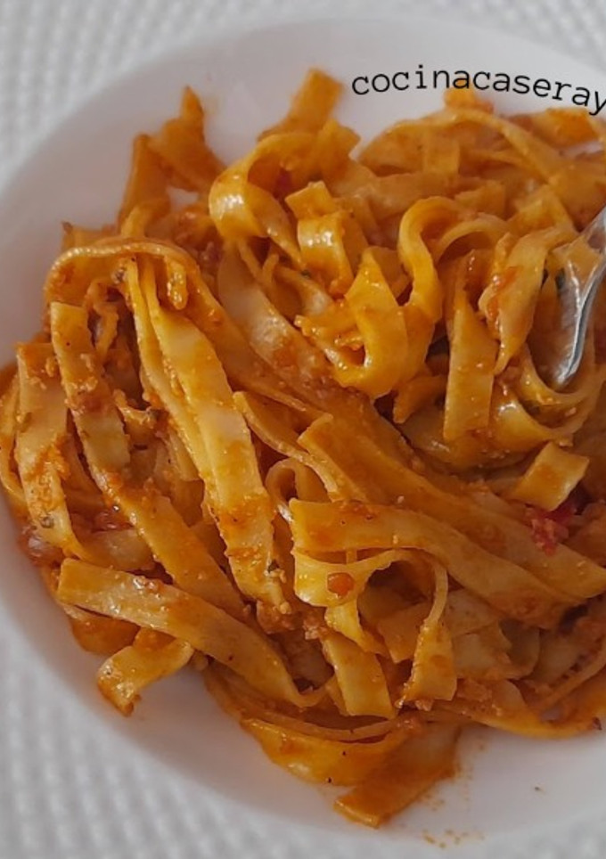 Una foto de Pasta a la mallorquina -con sobrasada-