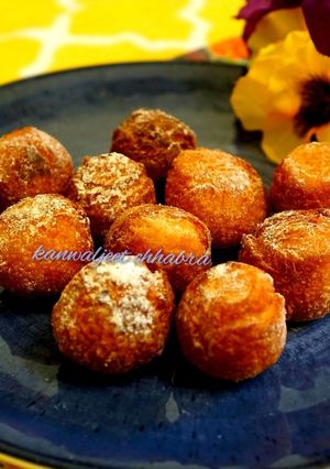 A picture of Korean mochi donuts.