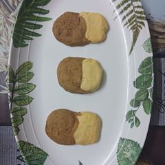 A picture of Custard -coffee cookies.