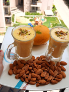 मैंगो शेक (mango shake recipe in Hindi) रेसिपी मुख्य फोटो
