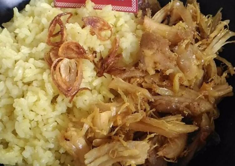 Nasi Kuning Ayam Suwir