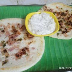 A picture of Onion Uttapa.