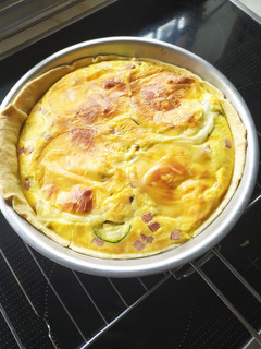 Una foto de Quiche de calabacín y jamón york