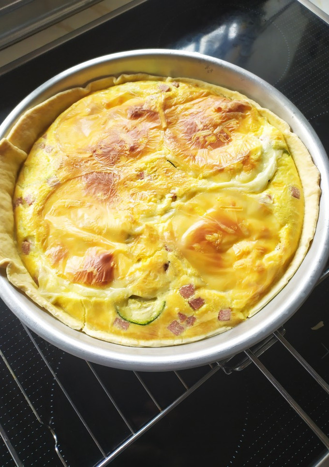 Una foto de Quiche de calabacín y jamón york