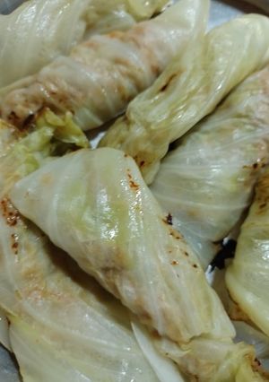 Una foto de Rollitos de cerdo 🐷 en hojas de repollo