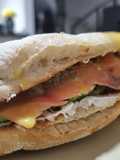 Chapata de salmón con alcaparras