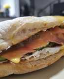Chapata de salmón con alcaparras