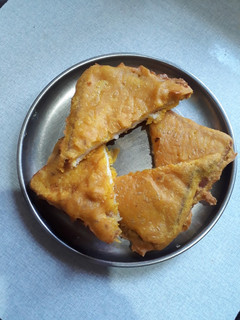 ब्रेड पकौड़ा (bread pakora recipe in Hindi) रेसिपी मुख्य फोटो