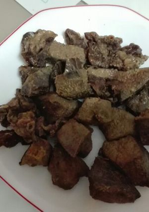 Una foto de Hígados y asadura frita