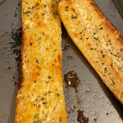 A picture of Garlic bread.