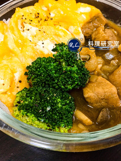【一鍋到底】豬肉咖哩蛋包飯便當 的食譜成品照片