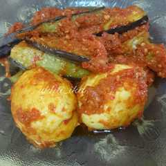 A picture of Terong main bola.