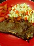 CHULETAS con ensalada rusa + tomate
