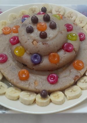 સુજી બનાના હલવા કેક (Sooji Banana Halwa Cake Recipe in Gujarati) રેસીપી મુખ્ય ફોટો