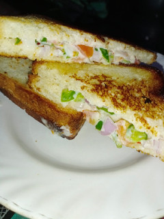 ब्रेड मलाई सैंडविच (Bread malai sandwich recipe in Hindi) रेसिपी मुख्य फोटो
