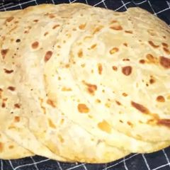 A picture of Lachy dar khasta paratha.