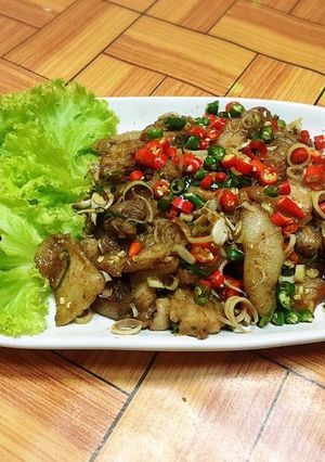 รูปของ สันคอหมูคั่วกะปิ